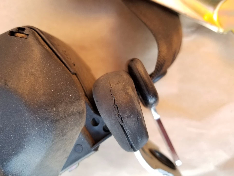 Cinturón de seguridad trasero derecho original Volkswagen Corrado G60 SLC Foto 3 de 4