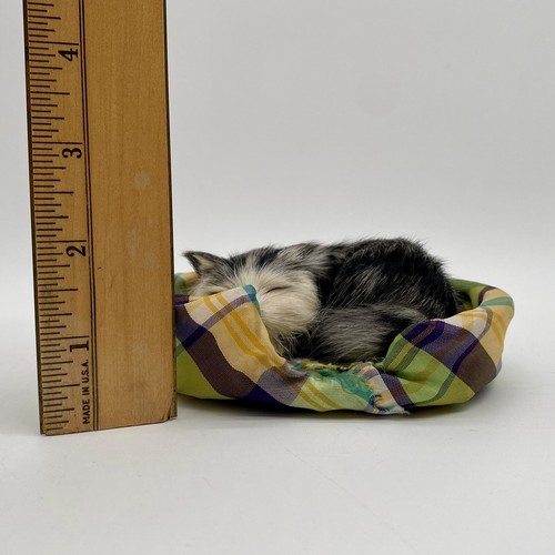 Realistic Real Rabbit Fur Sleeping Grey Tabby Cat in Cozy Wicker Basket Cat Nap - Picture 10 of 10