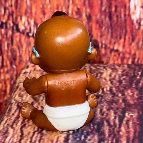 Headstart Baby Secrets Mini Doll Series 1 Glasses Mini Figure - Picture 5 of 9
