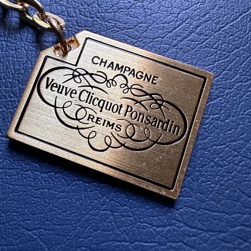 AS NEW VEUVE CLICQUOT PONSARDIN REIMS CHAMPAGNE KEYRING PUBLIDEAL Bx FRANCE - Picture 2 of 5