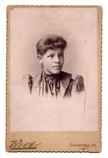 CIRCA 1890s CABINET CARD ROOT GORGEOUS YOUNG LADY IN DRESS CAMBRIDGE ILLINOIS