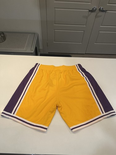 🔥New Mitchell & Ness LA Lakers 96-97 Swingman Home Shorts Size XL, KOBE - Picture 2 of 8
