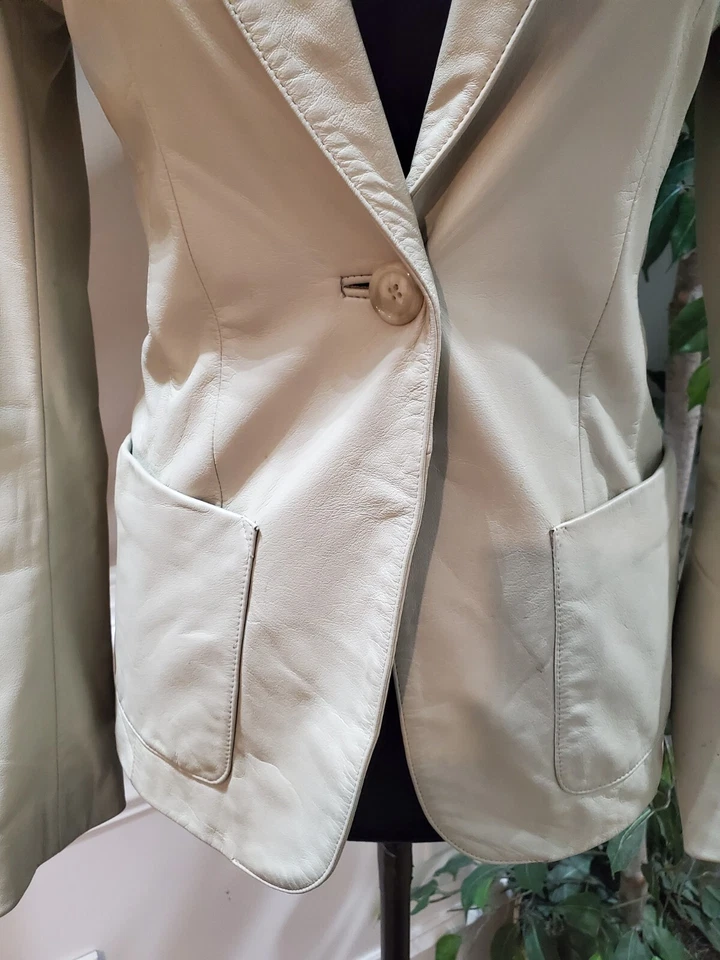 Chaqueta Blazer De Colección First Avenue Beige Un Pecho Un Botón Cuero Mediana Foto 3 de 4