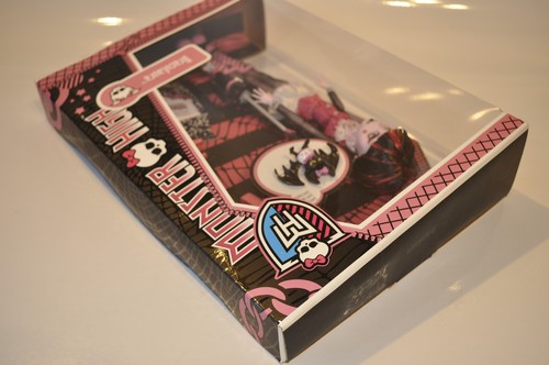 Monster High Draculaura Vampire Fashion Doll Wave 1-2012 Release-BBC69-Fabulous