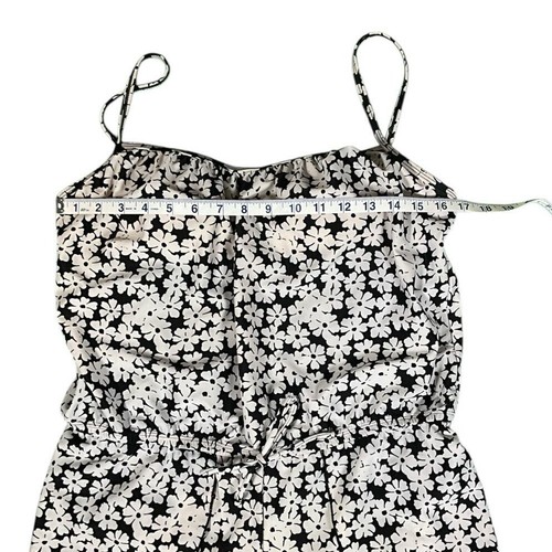 ¡UN AJUSTE DE COSTA! Traje de baño de una pieza blanco y negro con estampado de margaritas aspecto mameluco talla 12 - Imagen 4 de 9