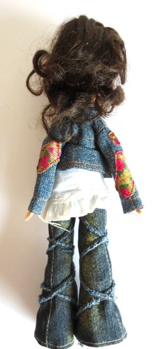 2001 MGA BRATZ DOLL WITH EARRINGS SHOES DENIM JACKET AND JEANS TOP REAL LASHES - Foto 6 di 8