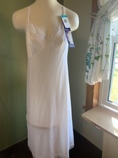 Vanity Fair White Full Slip 38