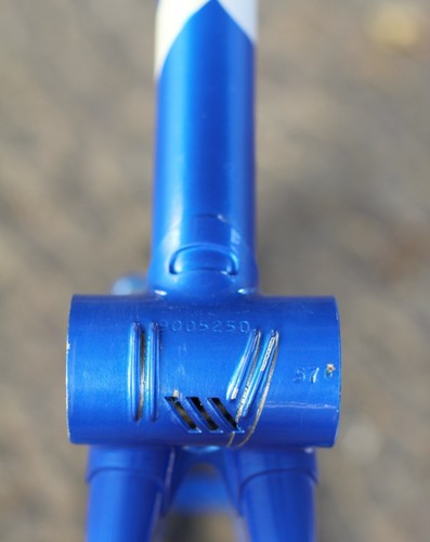 Telaio Basso Loto Columbus SLX / 57 cm / Bianco Blu Elettrico / 2.966g / Campagnolo - Foto 9 di 16