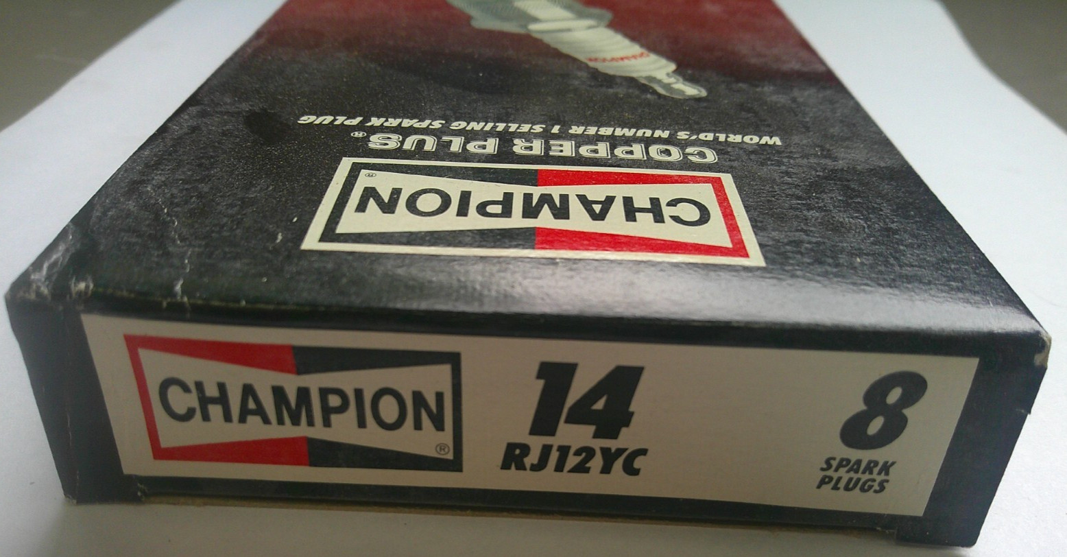 SET OF 8 CHAMPION SPARK PLUGS RJ12YC #14