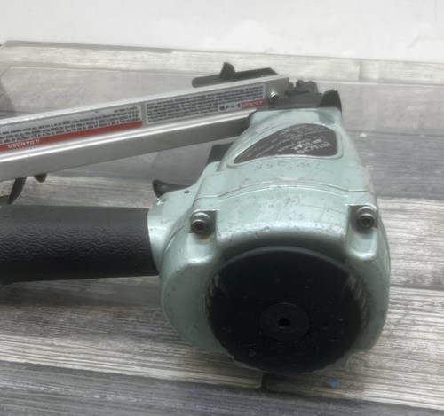 Metabo HPT NR38AK 1.5" Strap-Tite Fastening System Pneumatic Strip Nailer TESTED - Picture 8 of 9