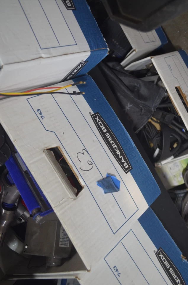 Honeywell Home TH2110WF4008 FocusPRO S200 1H/1C Smart WiFi Thermostat NO BACK - Image 3 of 3