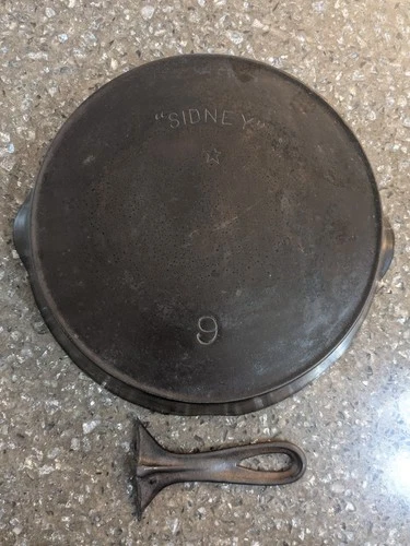 RESTORED* Vintage Wagner "Sidney" Star Cast Iron Skillet #9 Heat Ring -Damaged