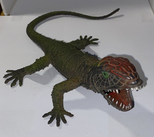Vintage Imperia Rubber Lizard 1980 11" Hong Kong