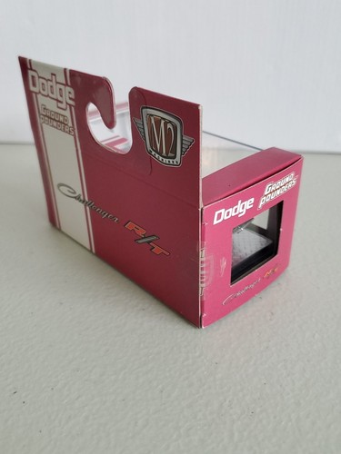 M2 Premium Edition Dodge Ground Pounders R21 1970 Dodge Challenger R/T 440 Pink - Picture 4 of 8
