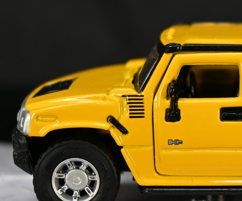2003 Hummer H2 Yellow SUV 1:43 Diecast Maisto Power Racer in Box - Picture 4 of 8
