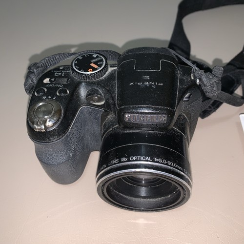 Fujifilm Finepix S2900 Digital Camera With Manual And Case - Picture 2 of 8