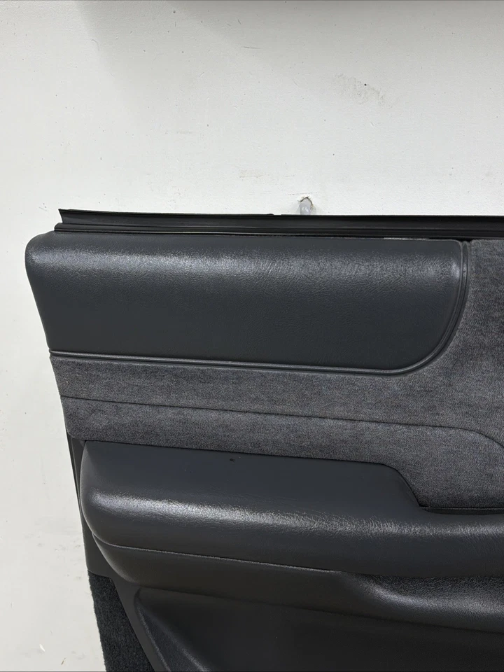 98-04 Chevy Blazer S-10 GMC Sonoma Jimmy Manual Door Panel Set OEM Graphite NICE - Image 3 of 4
