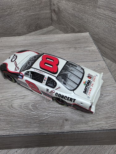 2003 Dale Earnhardt Jr #8 Tribute Concert Monte Carlo 1/24 Action Autographed - Picture 3 of 5
