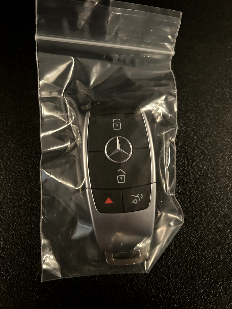 ベンツリモコンキーA 222 905 25 10 新品C180 WDD205 ベンツリモコンキーA 222 905 25 10 新品C180 WDD205（電池交換