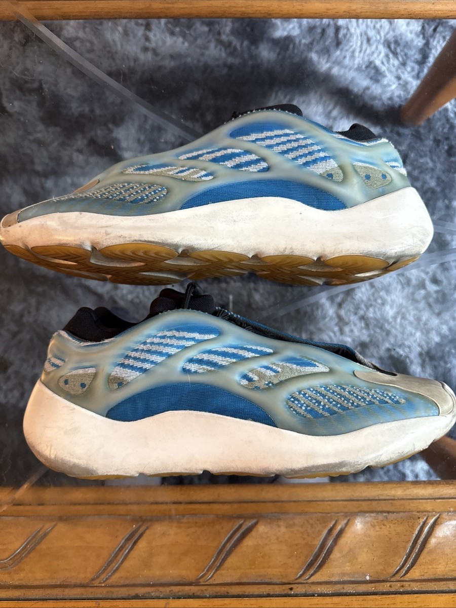V3 Azareth Yeezy 700 V3 Blue Adidas Yeezy 700 V3 Arzareth Sneaker