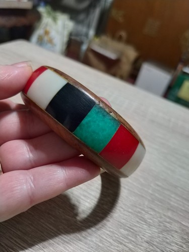 Pulsera brazalete madera vintage con incrustación. Rojo Verde Negro Blanco - Imagen 3 de 6