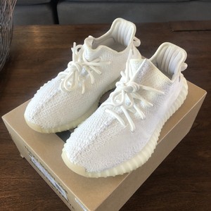 yeezy triple white size 6
