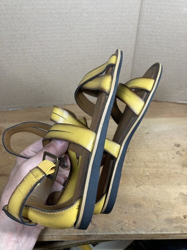 Clarks Women’s US Size 5 Billie Jazz Flat Yellow Sandal - Picture 6 of 11