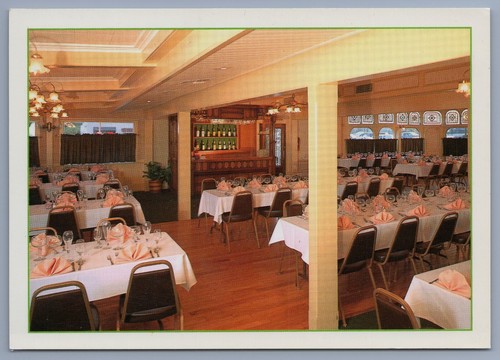 Buellton CA Pea Soup Andersen's English Pub Restaurant Interior postcard C6 - Picture 1 of 2
