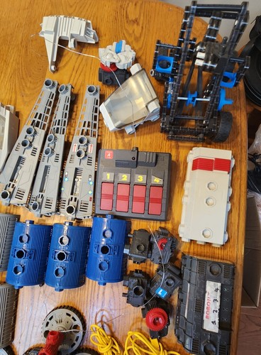 ROBOTIX Motorized,Modular Robotic Building System 1996 Parts or Repair - Picture 2 of 16