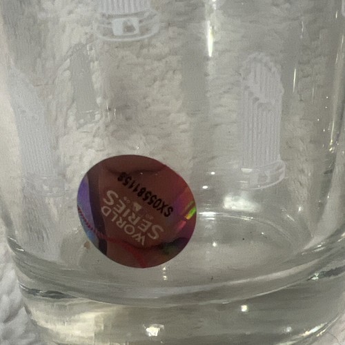 MLB New York Yankees World Series Champions 2009 Commemorative Glasses + 100 Yr - Picture 4 of 6