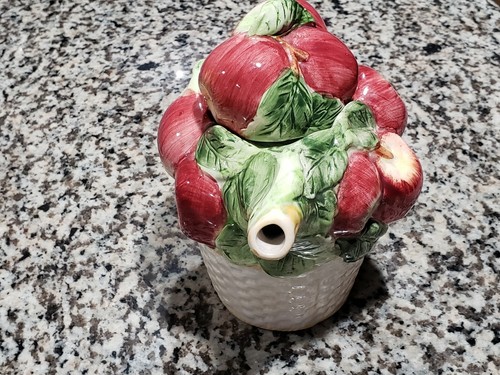 World Bazaar's Inc Teapot Red Apples Fruit Knit Basket Vintage Ceramic Excellent - Picture 3 of 12