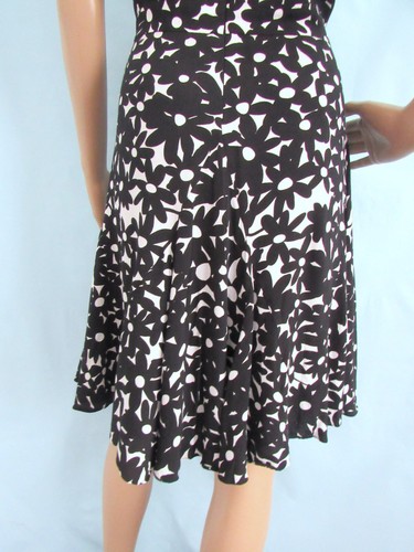 DIANE VON FURSTENBERG Size 8 White & Black Floral Sleeveless Fit & Flare Dress - Picture 9 of 10