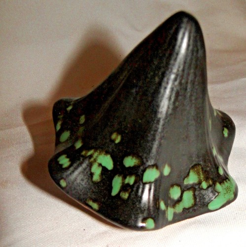 Small Ceramic Tippy Toadstool/Mushroom on Spring Garden Decor-Various Colors - Picture 39 of 47