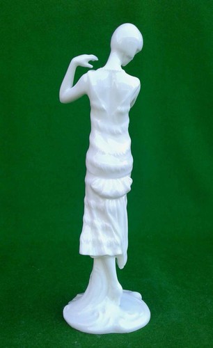 ROYAL WORCESTER - THE 1920’S VOGUE COLLECTION - SELECTION OF FIGURINES. - Picture 137 of 218