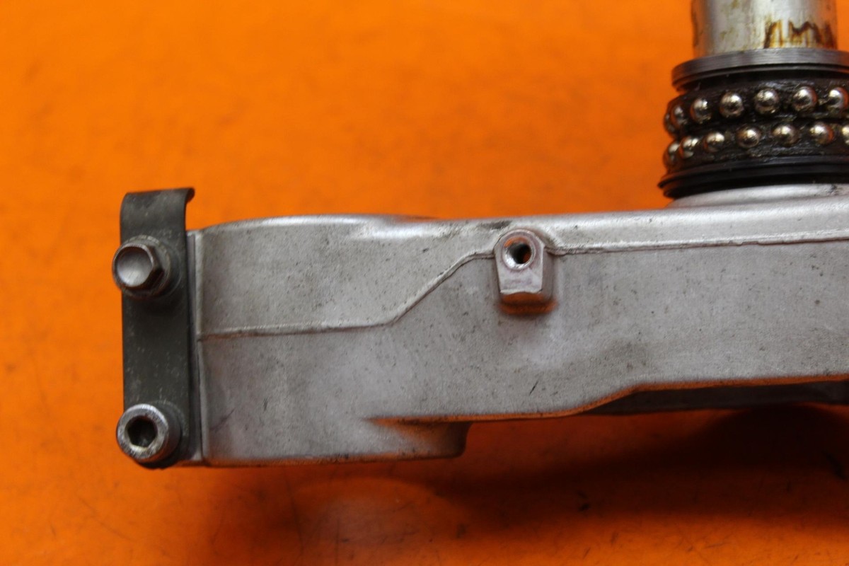 りんつ　0423 982 06-07 Kawasaki Ninja Zx10r Lower Triple Tree Clamp