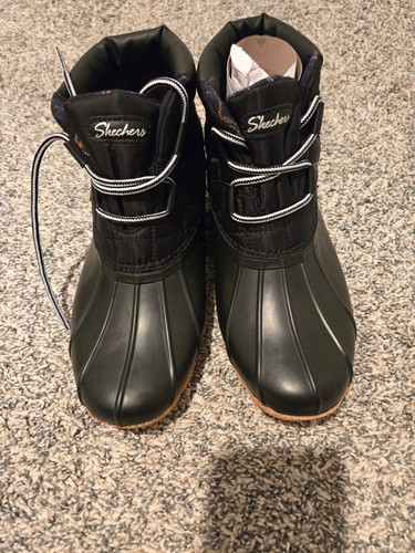 NIB Skechers Pond Lil Puddles Mid Quilted Lace Up Duck Boots Black 7 - Picture 3 of 7