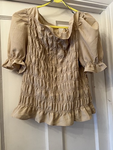 New H&M Beige Short Puff Sleeve Ruffle Blouse Top,Med - Picture 2 of 8