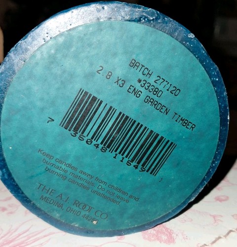 Root Timberline Scented Pillar Candle - #333 English Garden ” NEW IN BOX - Picture 5 of 5