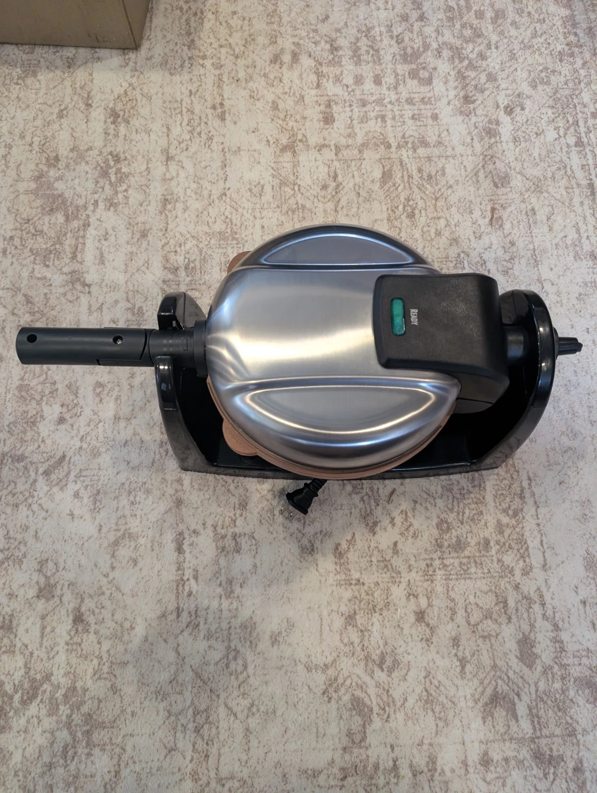 Hamilton Beach Belgian Waffle Maker 26030 - Silver Working