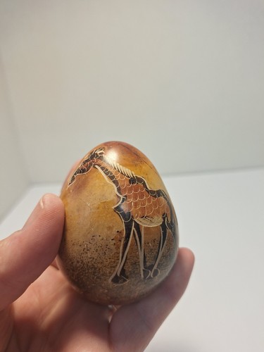 Set di 4 uova vintage in pietra ollare intagliate a mano Kenya Africa. - Foto 4 di 9