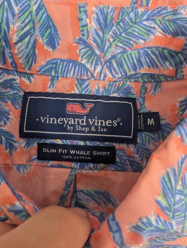 Camisa Vineyard Vines Para Hombres Mediana Calce Ajustado Ballena Estampado Palmera Rosa Azul - Imagen 2 de 7
