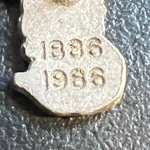 Vintage Statue of Liberty Face Tie Pin Lapel Hat Pewter Tone 1886 1986 - Picture 7 of 9