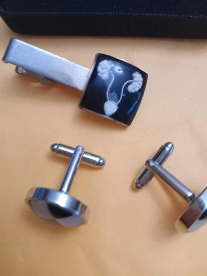 brazalete y corbata vintage antiguo color blanco negro Foto 3 de 3