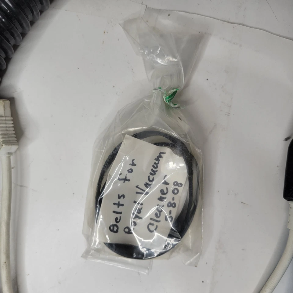 Accesorios de aspiradora Royal Power Tank y varitas de manguera grietas, cortinas de tapicería Foto 2 de 4