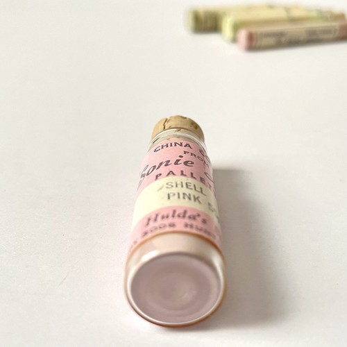 7 Porcelain China Powder Paints Glass Vials Green Pink Brown Ivory Various - Picture 15 of 21