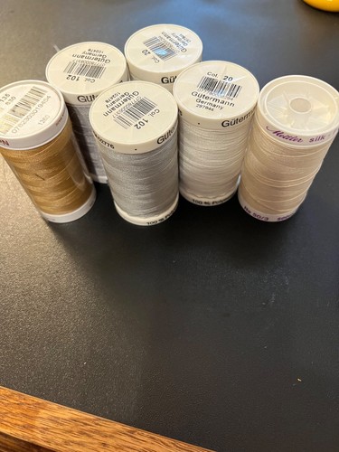 Sewing Threads - New and a few unraveled a little - Picture 5 of 9