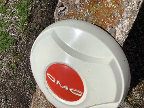 1) NICE “DRIVER QUALITY” ORIGINAL 60’s ERA GMC DOG DISH HUBCAP NUB STYLE 10 3/4” - Picture 5 of 15
