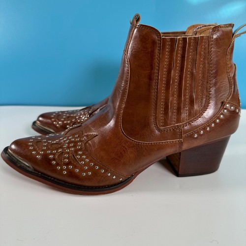 Wanted Chelsea Boots Faux Leather Silver Stud details Womens US 7 Western Rodeo - Picture 2 of 16