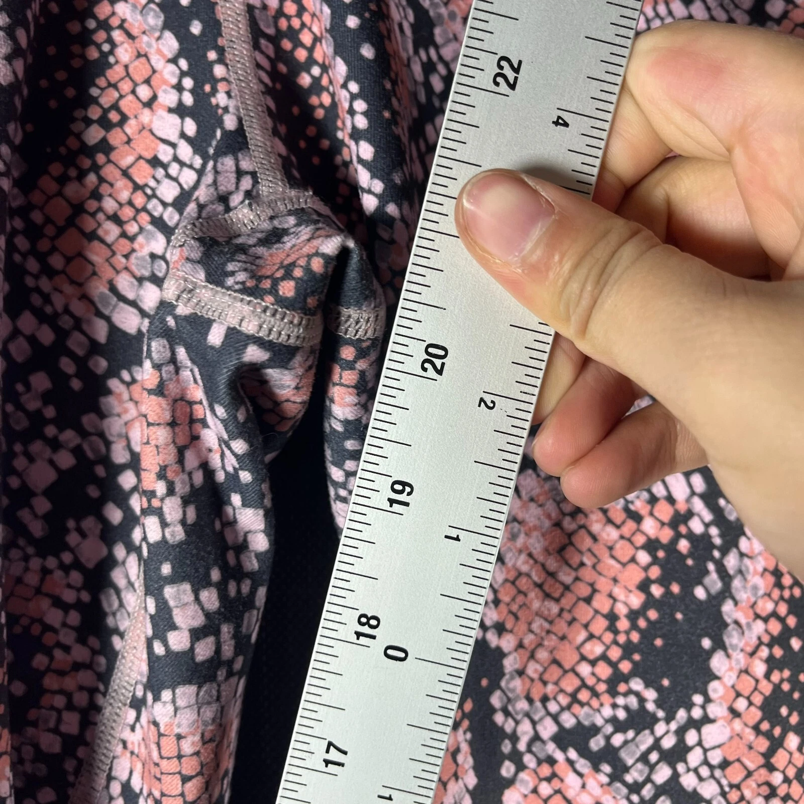 fabletics capri patterned define powerhold leggings