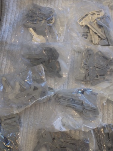 Huge lot of auto and other key blanks ILCO brand Free Ship Read Description - Picture 10 of 19